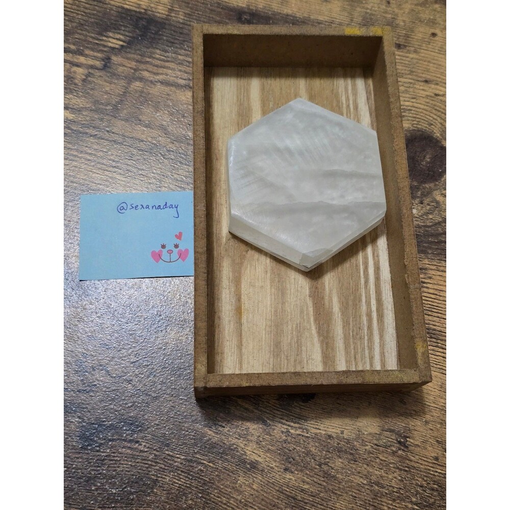 Selenite charging plate